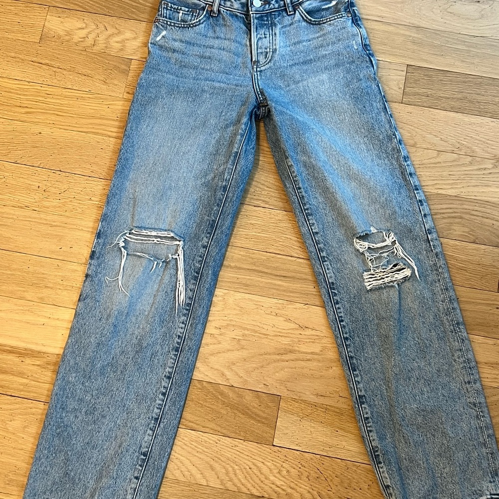 Express relaxed straight full leg distressed Blue Jeans 0R